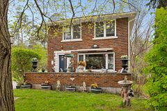 786 Stirling Avenue S, Kitchener, ON N2M 3K3