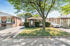 703 Upper Wentworth Street, Hamilton, ON L9A 4V6