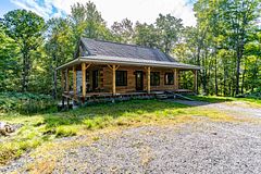 1029 Whiteside Road, Muskoka Lakes, ON P0B 1J0