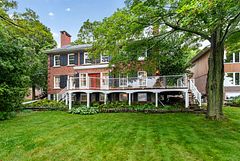110 Lakeshore Boulevard, Kingston, ON K7M 0A5