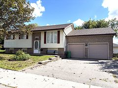 2565 Marsdale Drive, Peterborough, ON K9L 1Y3