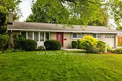61 Ridgefield Crescent, Bells Corners and South to Fallowfield, ON K2H 6S6