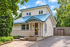 35 Perth Road, Kitchener, ON N2M 3G6