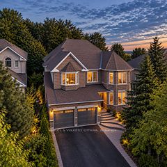 8 Glenrill Place, Kanata, ON K2M 2T6