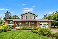 3494 Marydale Avenue, South Stormont, ON K6K 1N9