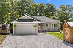 700 Strawberry Lane, Tay Valley, ON K0G 1A0