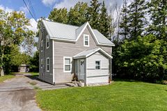 456 Almonte Street, Mississippi Mills, ON K0A 1A0