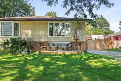 3 Glengrove Avenue, Grimsby, ON L3M 4L6