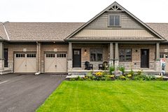 42 Charles Morley Boulevard, Huntsville, ON P1H 0G5