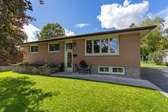 1449 Avondale Crescent, Kingston, ON K7P 2V3