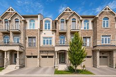 137 Borers Creek Circle, Hamilton, ON L8B 1W3