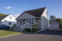 2824 Moodie Street E, Thunder Bay, ON P7E 4Z9