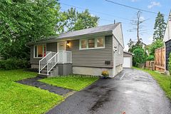 4 Otter Drive, Brockville, ON K6V 5R7