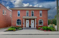 9 Salisbury Avenue, Cambridge, ON N1S 1H7