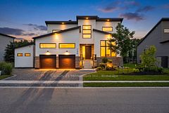 126 Tekiah Road, Blue Mountains, ON N0H 1J0