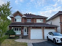 302 Edgemoore Crescent E, Kanata, ON K2W 1H9