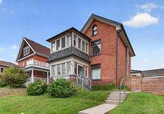 540 Charlotte Street, Peterborough, ON K9J 2W5