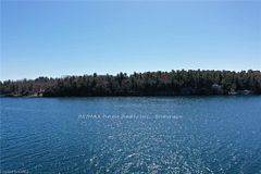 A CLUB ISLAND, Leeds and the Thousand Islands, ON K0E 1V0